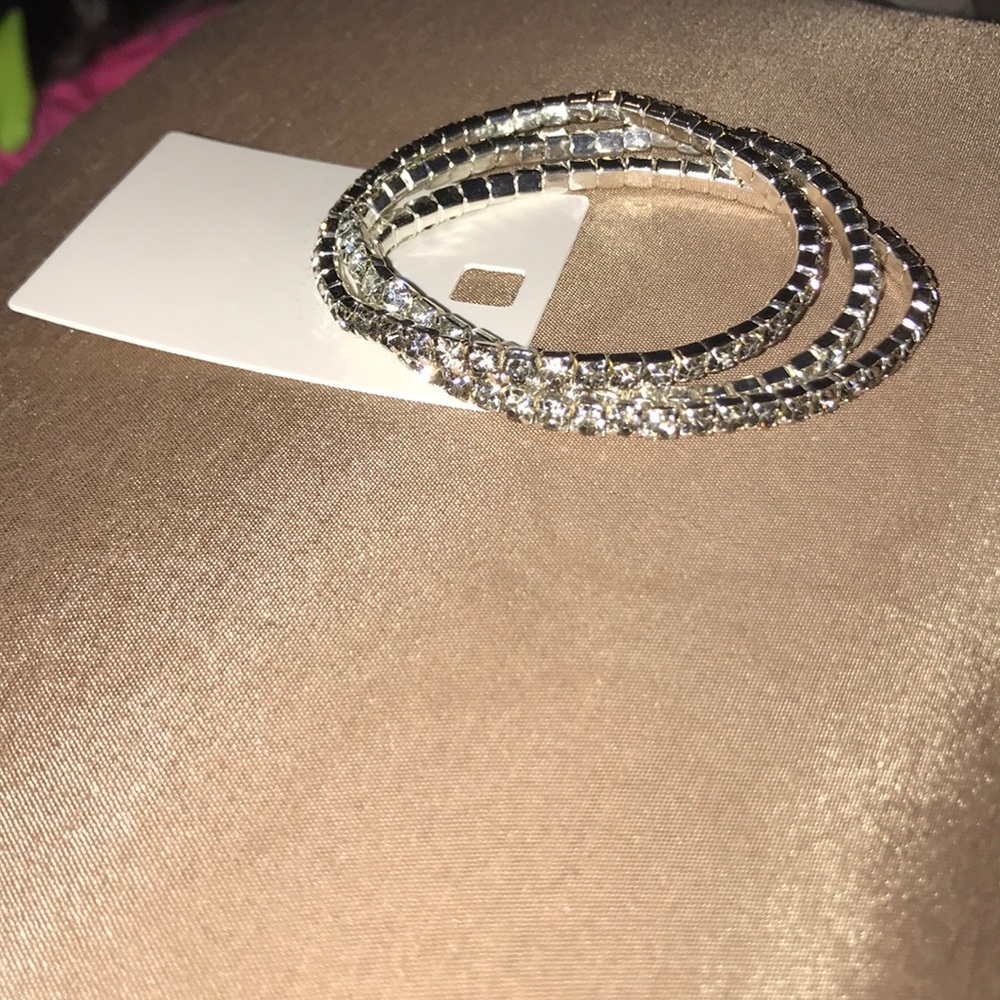 Beautiful bangles - Picture 3 of 5